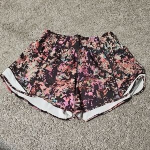 Lululemon Hotty Hot Stencil Blossom Shorts Size 4